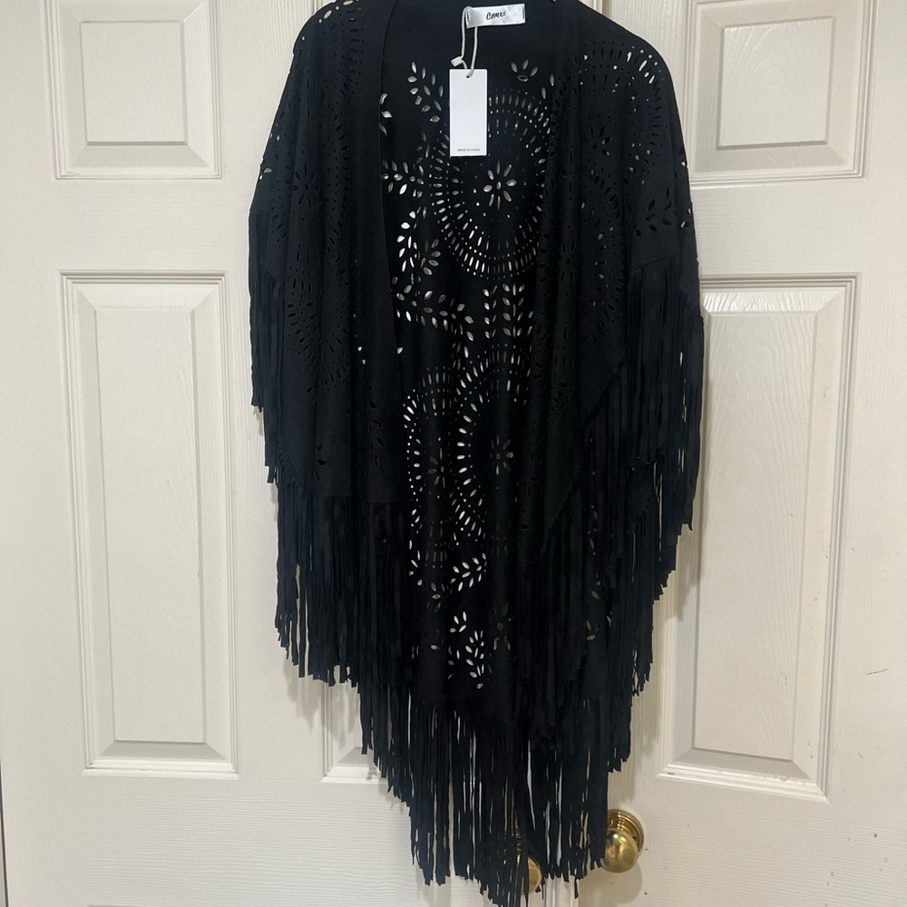 Women  Black Faux Suede Laser Cut   Poncho  Open Front Shawl Wrap Western One - Picture 3 of 12